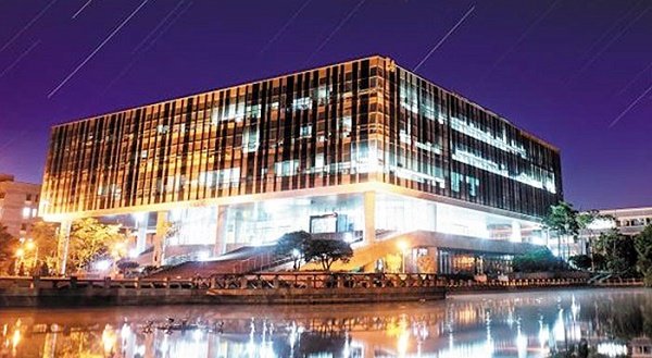 Đại học Pohang lung linh về đêm