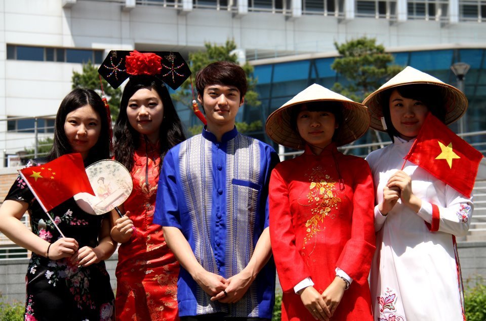 Sinh viên quốc tế tại Đại học quốc gia Incheon