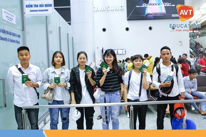 Đoàn học viên nhập học tại đại học DongEui