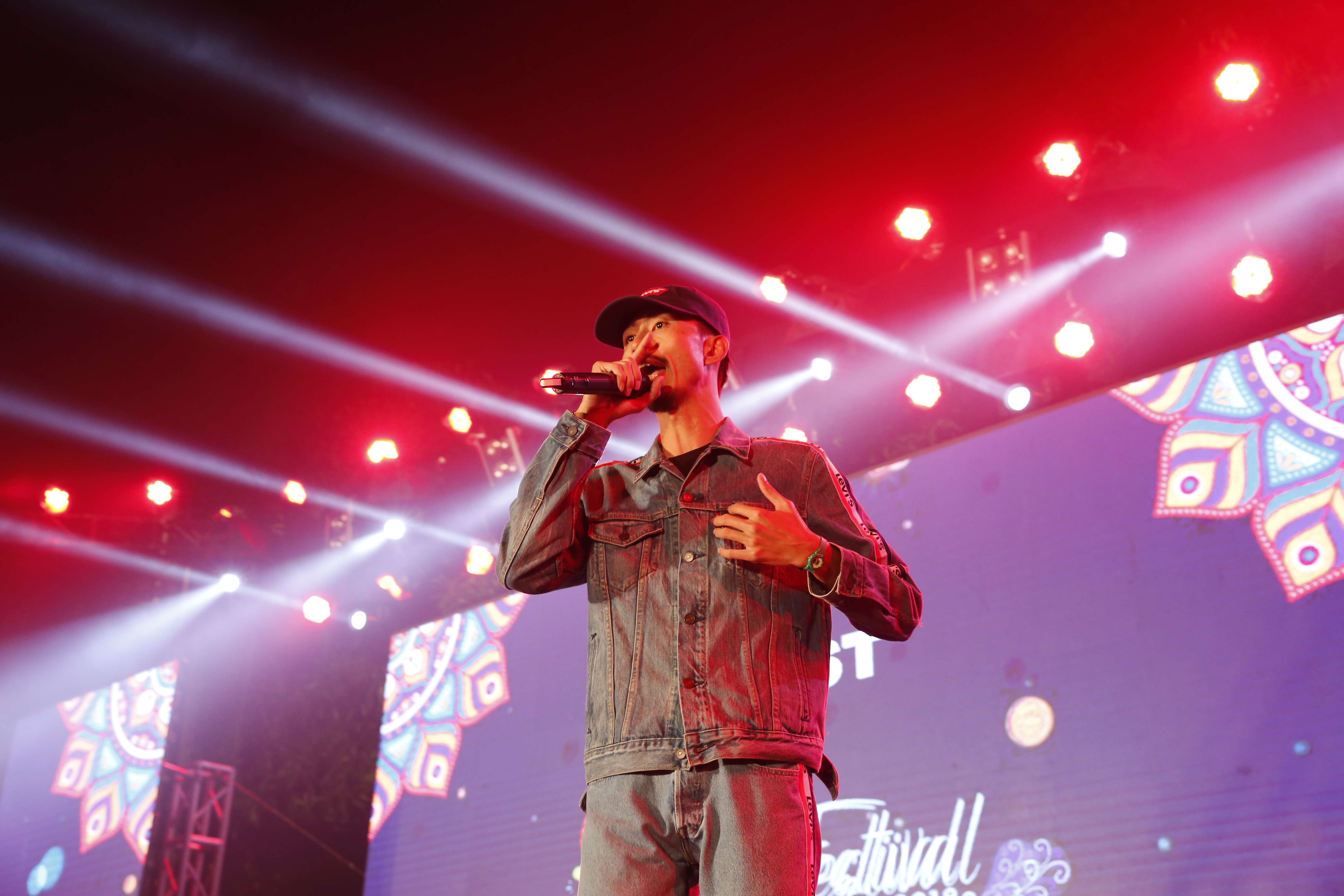 Rapper Đen Vâu trở thành headliner chính của đêm nhạc hội đầu tiên ngày 10/11