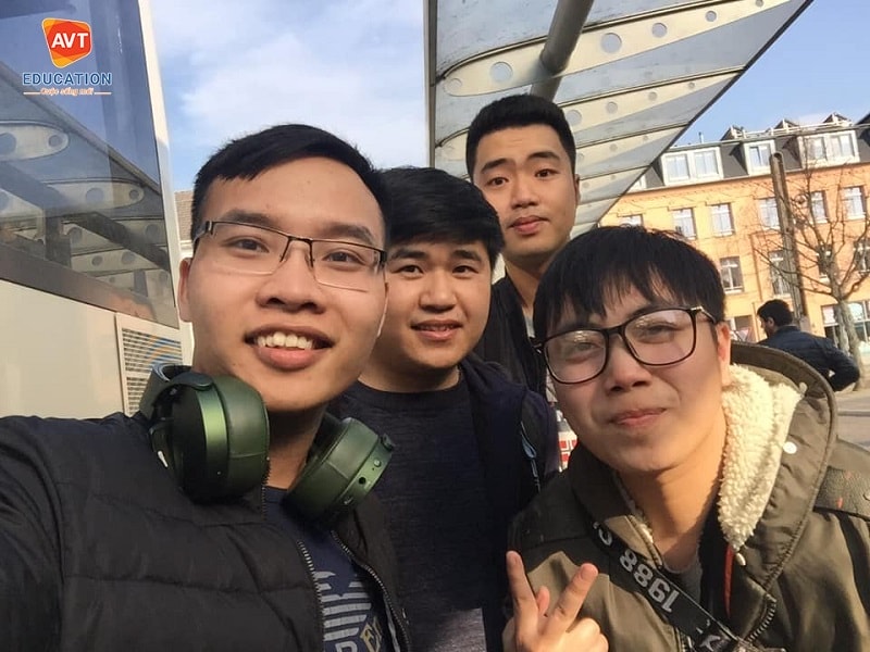Cuộc sống một du học sinh Đức không hề dễ dàng nhưng Hòa vẫn luôn cố gắng để hoàn thành mục tiêu của mình Cuộc sống một du học sinh Đức không hề dễ dàng nhưng Hòa vẫn luôn cố gắng để hoàn thành mục tiêu của mình