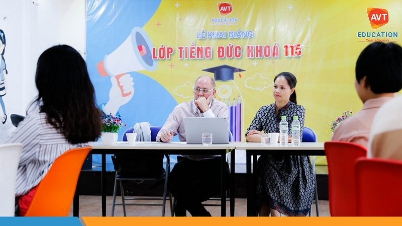 Đối tác tại Đức trực tiếp phỏng vấn các học viên AVT Đối tác tại Đức trực tiếp phỏng vấn các học viên AVT