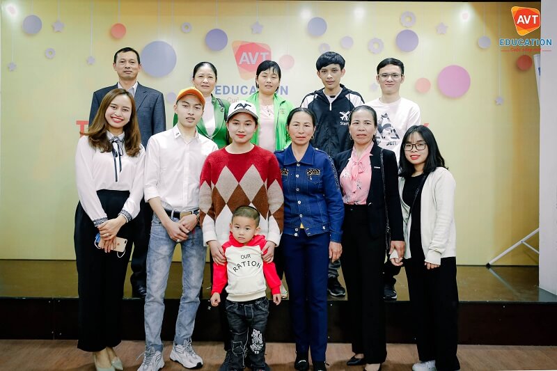 Các học viên tham gia lễ tri ân và tiễn đoàn bay ngày 4/3 Các học viên tham gia lễ tri ân và tiễn đoàn bay ngày 4/3