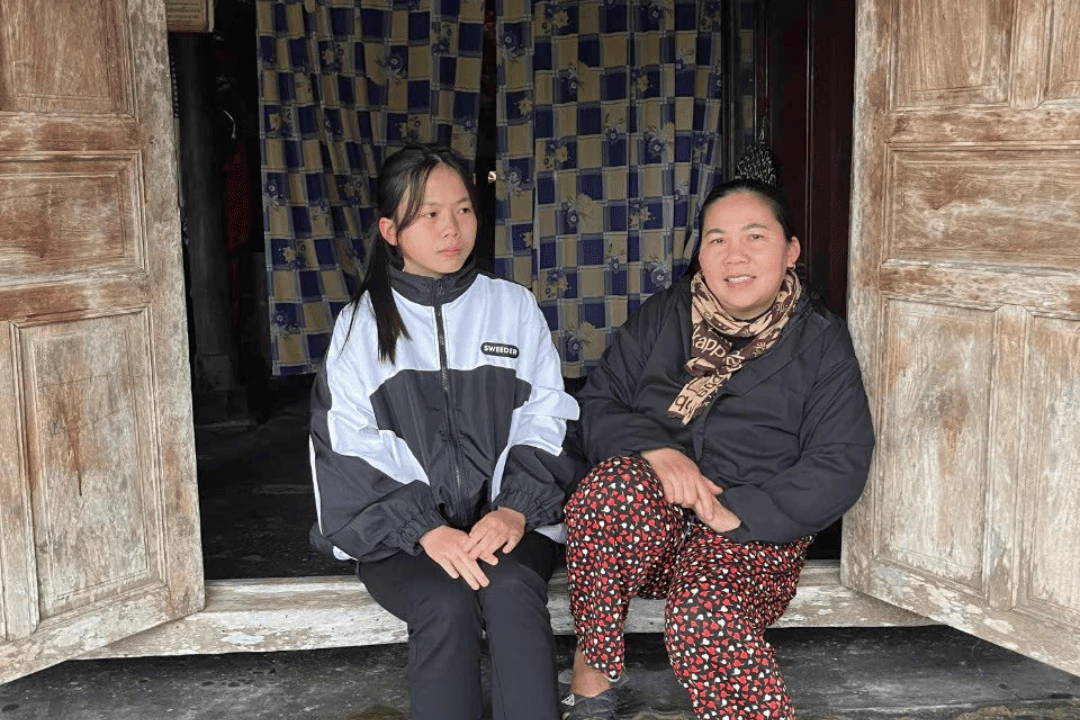 AVT trao học bổng 100% cho em Lưu Thục Linh - Quảng Bình 2 trao-hoc-bong