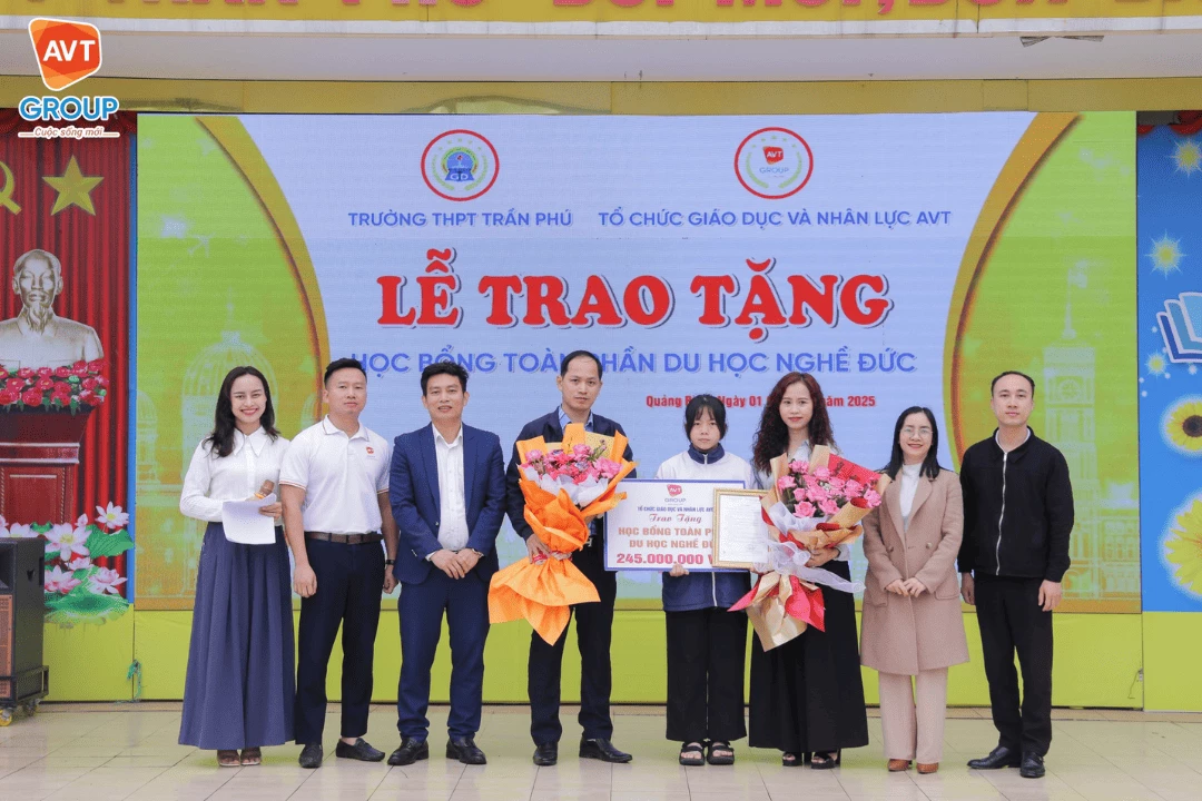 AVT Group trao học bổng du học nghề Đức 100% cho em Lưu Thục Linh – Quảng Bình: Từ mái nhà dột đến ước mơ vươn xa 4 trao-hoc-bong