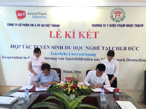 Báo điện tử VNEXPRESS nói về trung tâm tư vấn du học nghề Đức AVT 3 An Việt Thành ký kết biên bản hợp tác với trường Trung cấp y dược Phạm Ngọc Thạch.