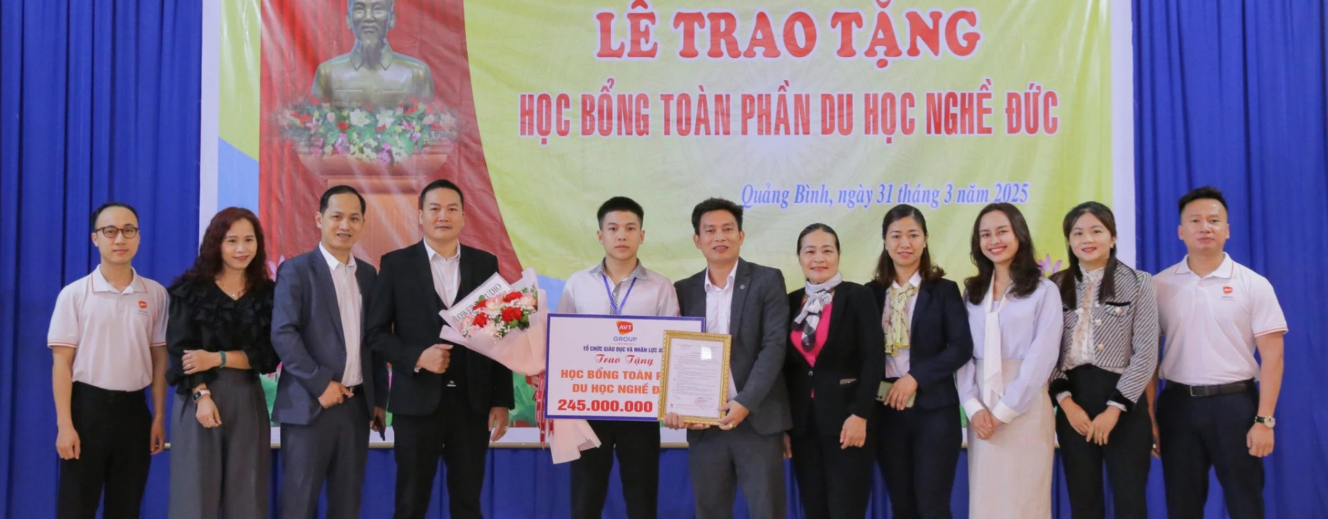 trao-học-bổng