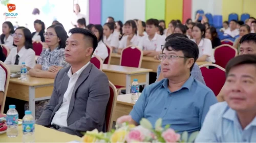 Buổi khai giảng hơn 100 học viên
