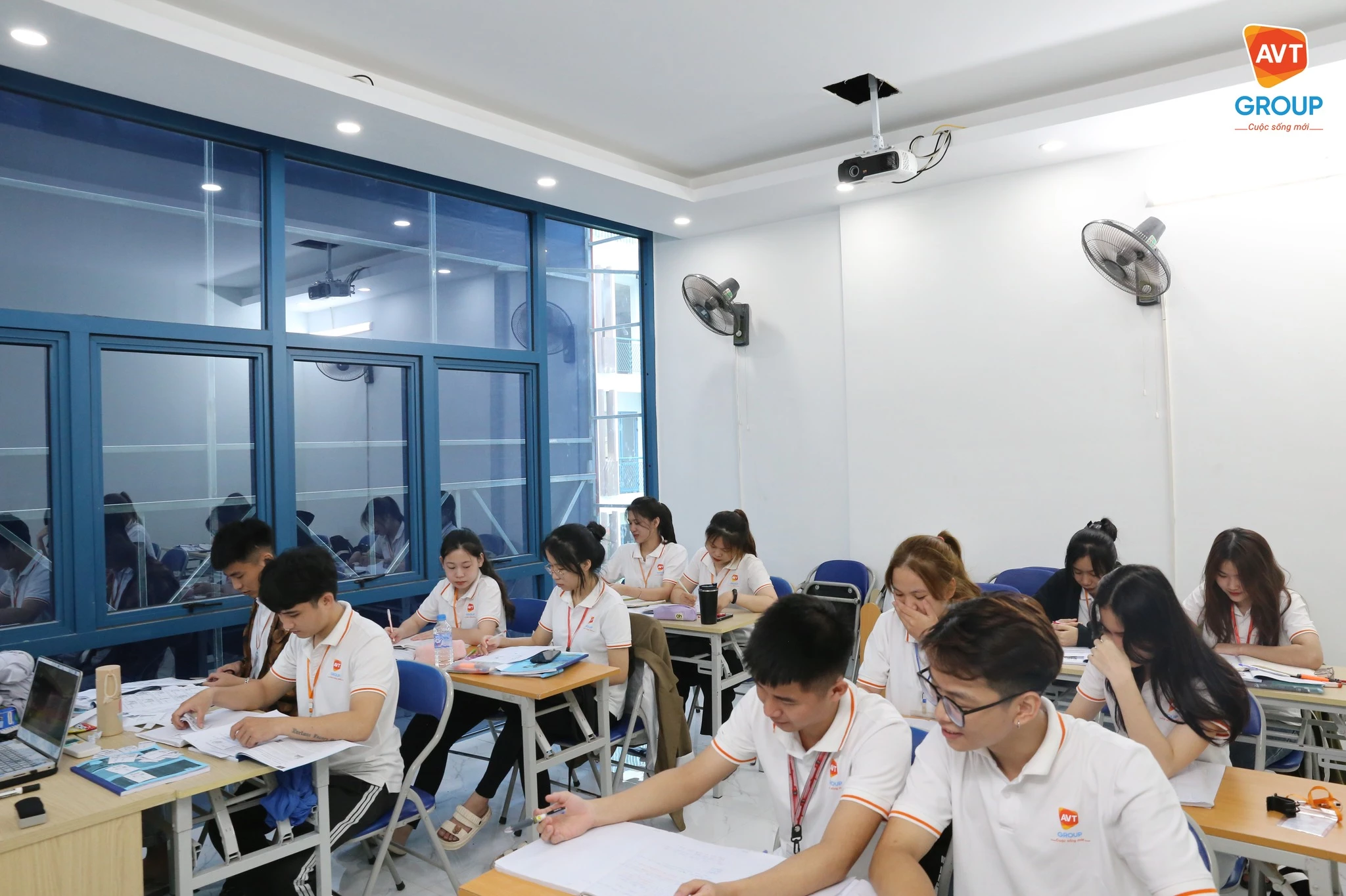 hoc vien trong lop 3