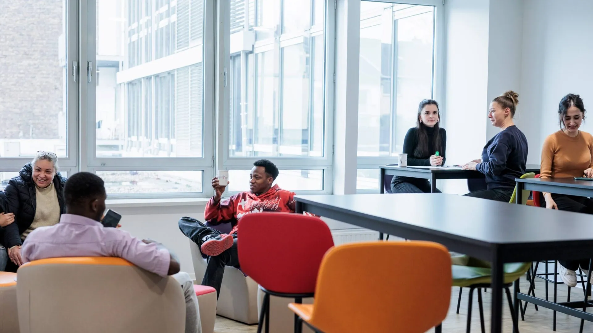 apm Pflegeschule Koeln scaled 1920x1080 c default